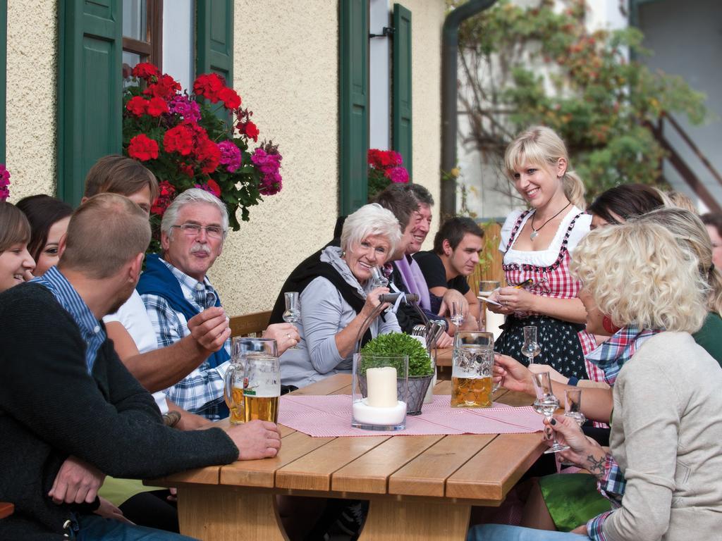 Forstnerwirt | Stubn | Biergarten 3* Rottenburg an der Laaber